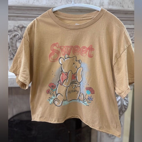 Disney Winnie the Pooh Cropped Tshirt Size Large - Picture 1 of 9